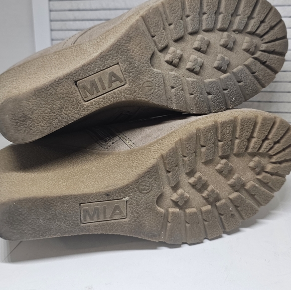 MIA: Nude Taupe Suede Wedge Ankle Boots/Booties ❤️ - Picture 7 of 13